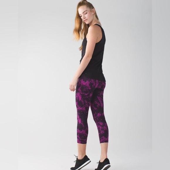 Lululemon Wunder Under Crop II Tie Dye Leggings Size 4 Regal Plum Black - Picture 2 of 11